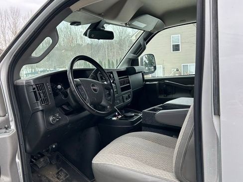 Used 2020 GMC Savana 3500 Extended w/ Driver Convenience Package image 4