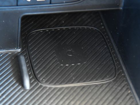 Used 2024 Kia Sorento S image 29