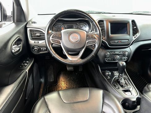 Used 2020 Jeep Cherokee Latitude Plus w/ Cold Weather Group image 2