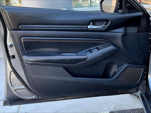 Used 2020 Nissan Altima 2.5 SR w/ Premium Package image 22