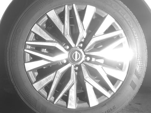 Used 2025 Nissan Altima 2.5 SV FWD image 12