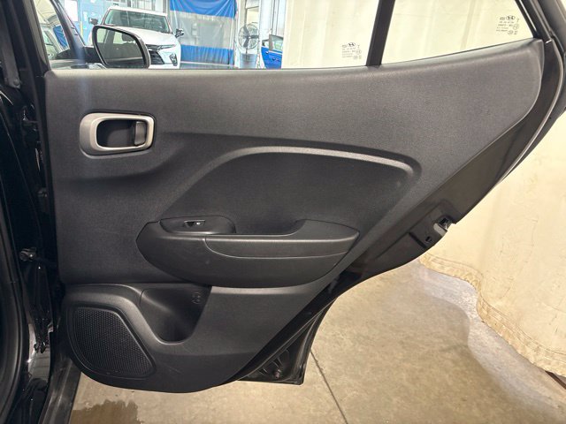 Used 2025 Hyundai Venue SEL FWD image 30