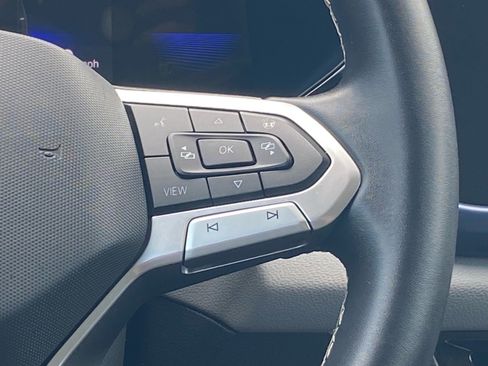 Certified 2023 Volkswagen Taos SE w/ Panoramic Sunroof Package FWD image 7