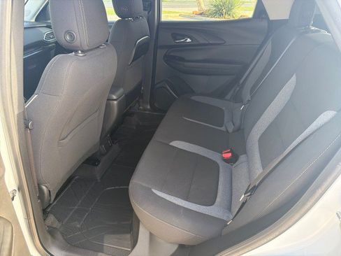Used 2022 Chevrolet TrailBlazer LT w/ Convenience Package FWD image 10