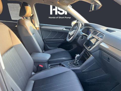 Used 2023 Volkswagen Tiguan SE image 15