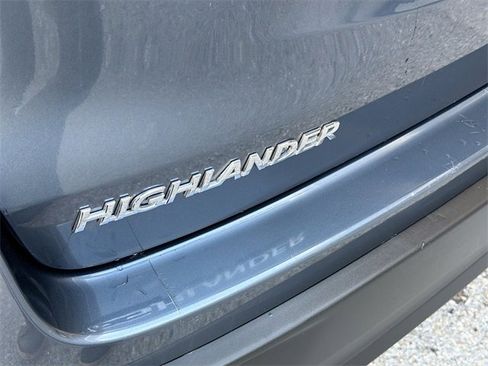 Used 2019 Toyota Highlander XLE image 11