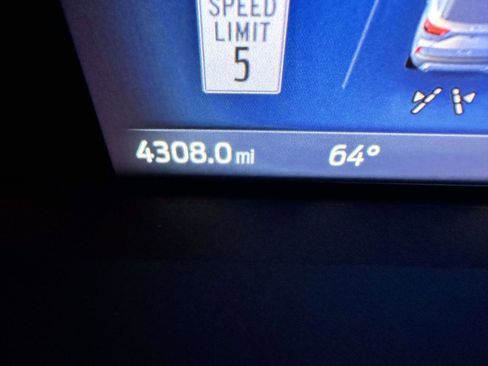 Used 2025 Ford Escape SE image 30