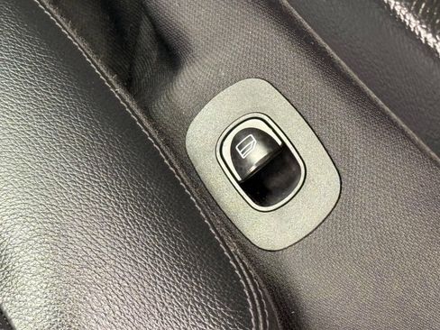Used 2008 Mercedes-Benz CLK 350 Coupe image 27
