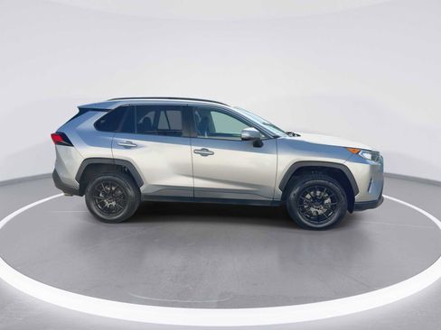Certified 2019 Toyota RAV4 XLE AWD/4WD image 9