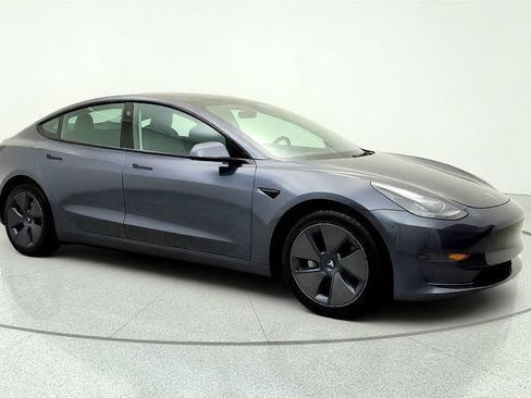 Used 2023 Tesla Model 3 Standard Range RWD image 3
