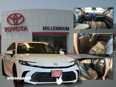 Certified 2025 Toyota Camry SE AWD/4WD image 1