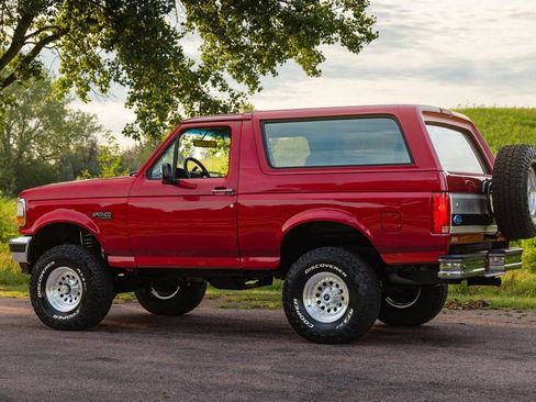 Used 1994 Ford Bronco XLT image 7