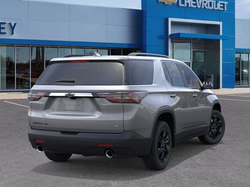 Used 2023 Chevrolet Traverse LT w/ Midnight/Sport Edition image 4