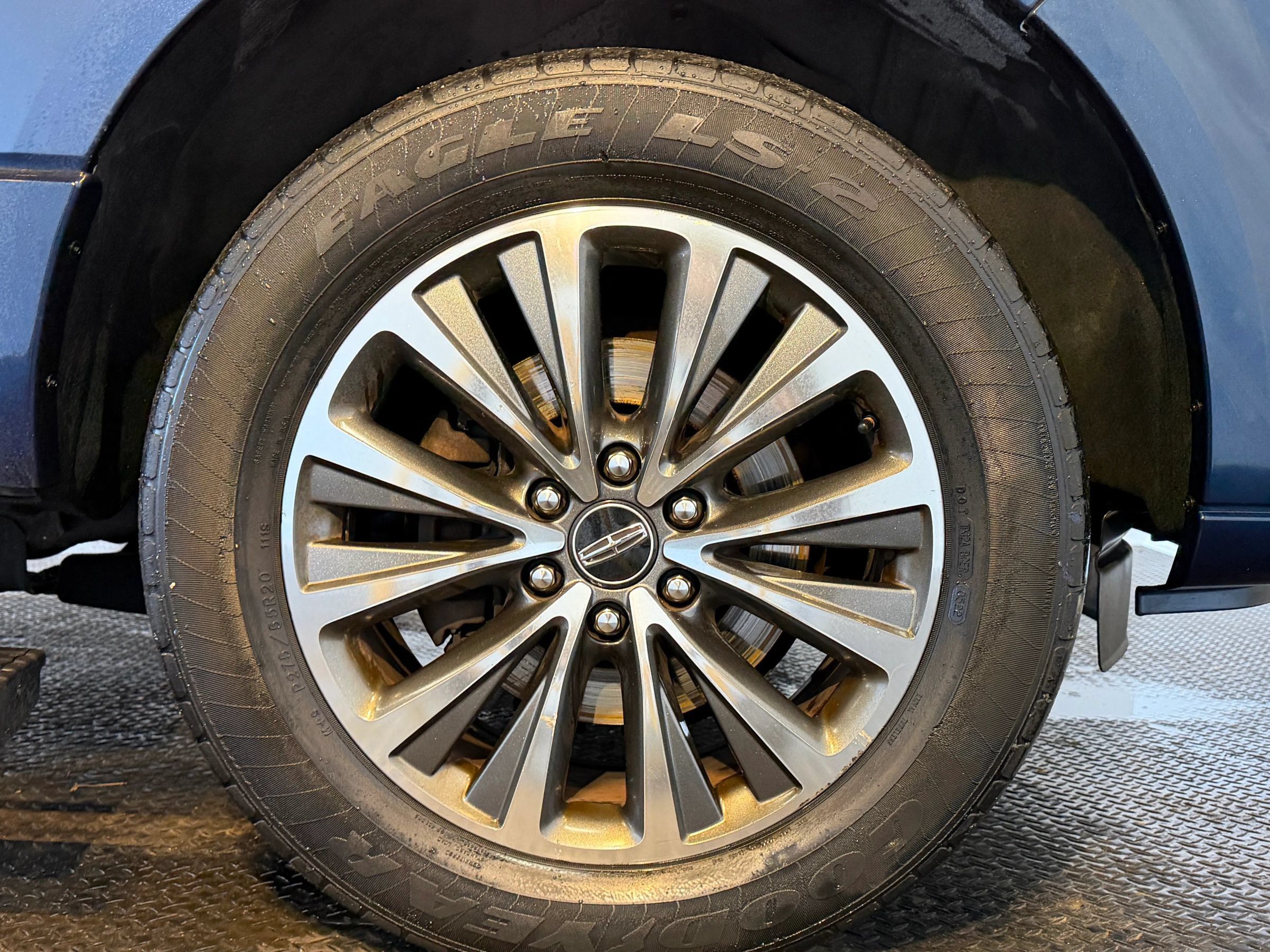 Used 2017 Lincoln Navigator L Select AWD/4WD image 10
