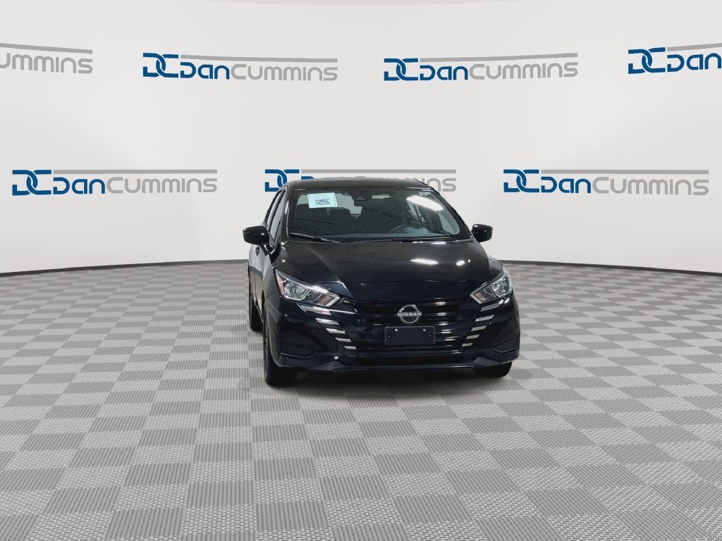 Used 2024 Nissan Versa SV FWD image 3