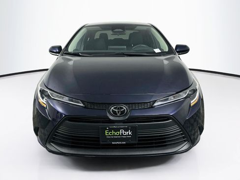 Used 2024 Toyota Corolla LE FWD image 2