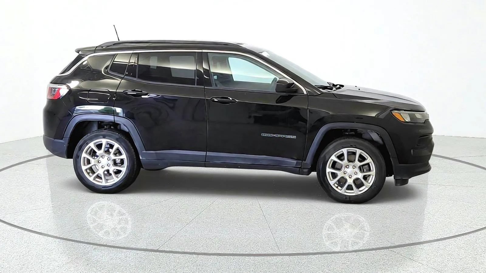 Used 2023 Jeep Compass Latitude AWD/4WD image 10