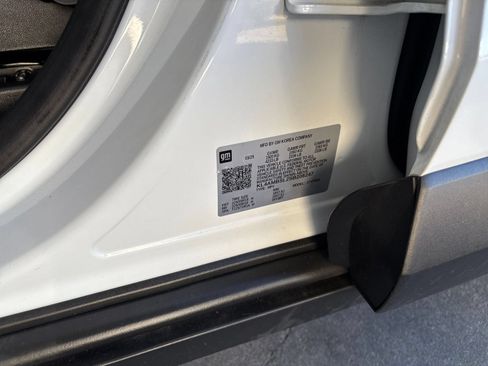 Used 2025 Buick Encore GX Preferred FWD image 29