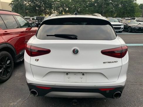 Used 2018 Alfa Romeo Stelvio Ti AWD/4WD image 3