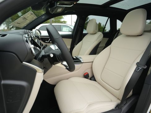 New 2026 Mercedes-Benz GLC 300 4MATIC image 32