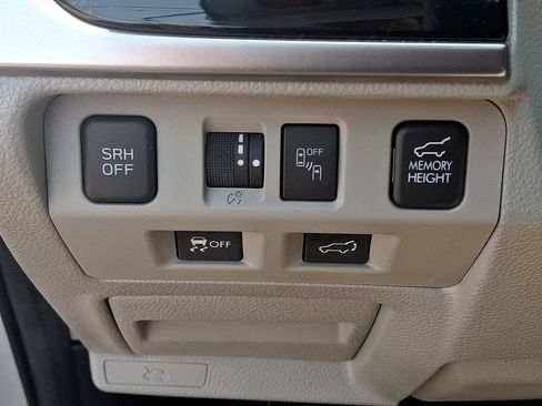 Used 2017 Subaru Forester 2.5i Limited AWD/4WD image 26
