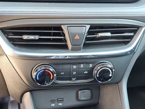 Used 2025 Buick Encore GX Preferred w/ Advanced Technology Package image 31