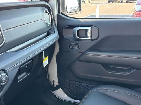 New 2026 Jeep Wrangler Unlimited Sahara AWD/4WD image 19