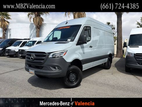 Used 2025 Mercedes-Benz Sprinter 2500 image 1