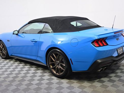 Used 2025 Ford Mustang GT Premium RWD image 3