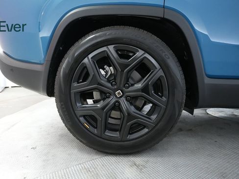 Used 2024 Rivian R1S Adventure AWD/4WD image 22