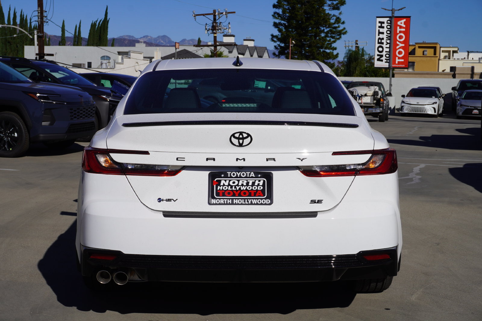 Used 2026 Toyota Camry Hybrid w/ Convenience Package FWD image 6