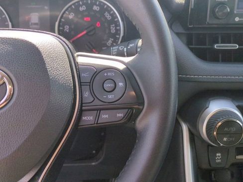 Used 2021 Toyota RAV4 XLE Premium image 20