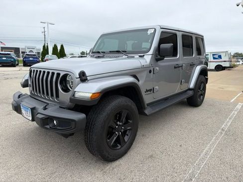 Used 2021 Jeep Wrangler Unlimited Sahara AWD/4WD image 2