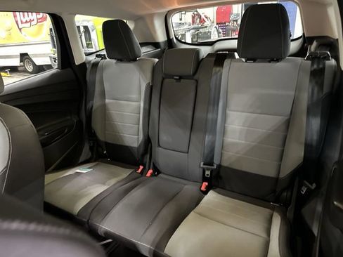 Used 2016 Ford Escape SE FWD image 26