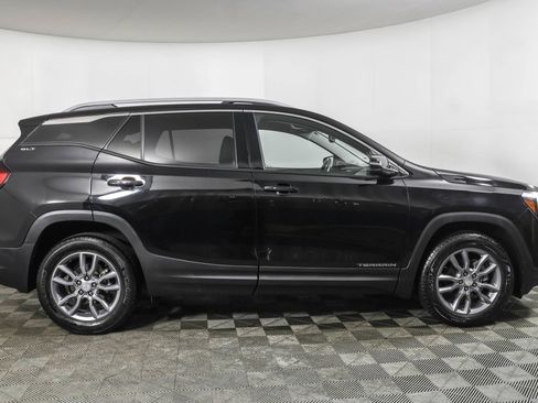 Used 2023 GMC Terrain SLT image 13