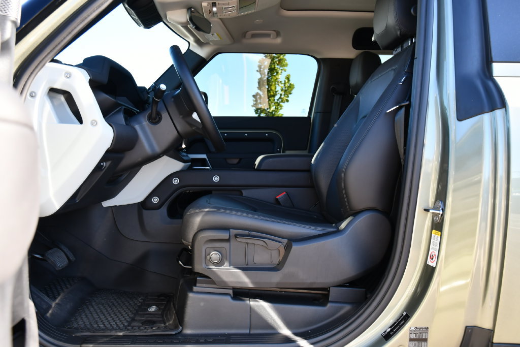 Used 2024 Land Rover Defender 90 S AWD/4WD image 15