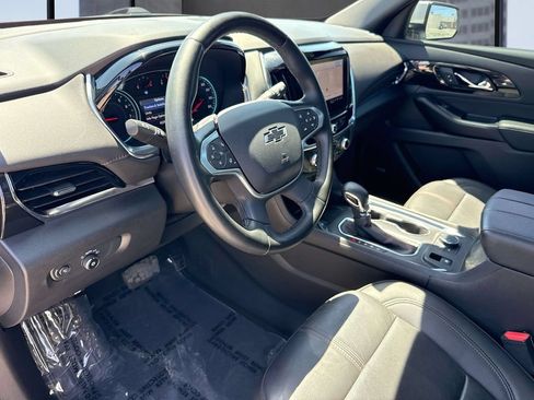 Used 2023 Chevrolet Traverse RS AWD/4WD image 36