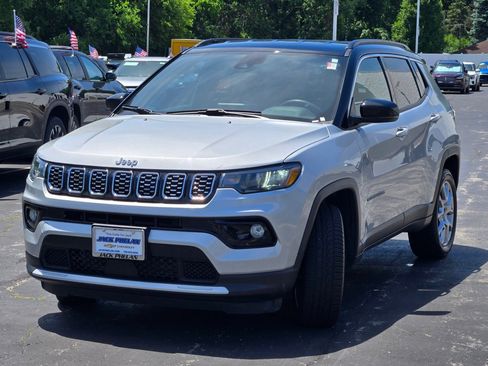 Used 2025 Jeep Compass Limited AWD/4WD image 5