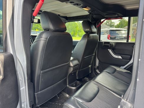 Used 2013 Jeep Wrangler Unlimited Sport AWD/4WD image 13