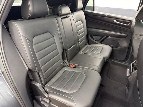 Used 2024 Volkswagen Atlas Cross Sport SEL R-Line AWD/4WD image 24