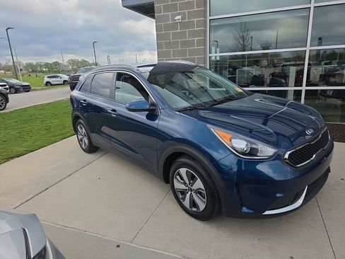 Used 2019 Kia Niro LX image 3
