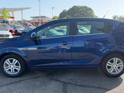 Used 2014 Chevrolet Sonic LT w/ Fun and Sun Package FWD image 2