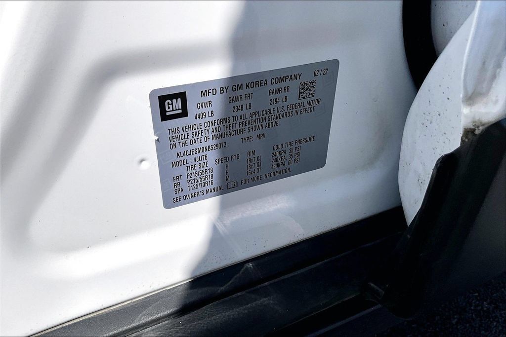 Used 2022 Buick Encore Preferred w/ Safety Package AWD/4WD image 34