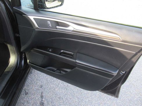 Used 2019 Ford Fusion SEL FWD image 14