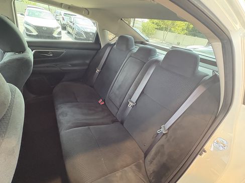 Used 2015 Nissan Altima 2.5 SV w/ Convenience Package FWD image 25