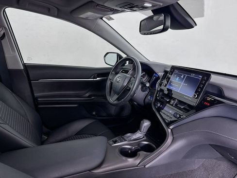 Used 2023 Toyota Camry SE image 29