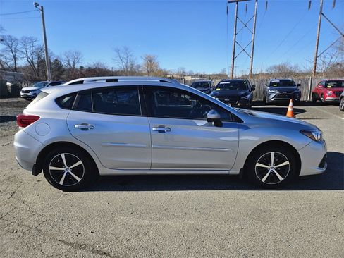 Used 2022 Subaru Impreza Premium image 6