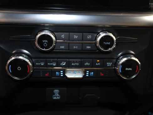 Used 2022 Ford F150 Lariat w/ Equipment Group 501A Mid image 51