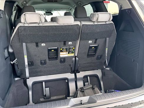 New 2026 Toyota Sienna LE image 7