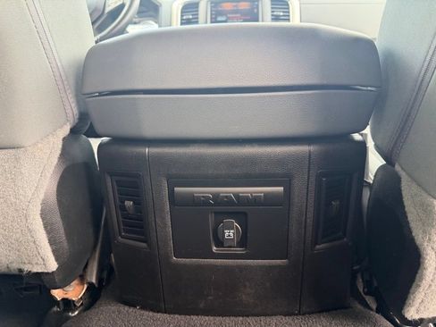 Used 2018 RAM 1500 Big Horn AWD/4WD image 29